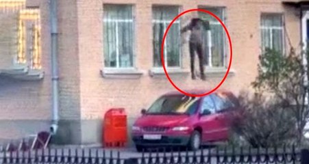 Rusya'da bir kişi kelepçelendiği radyatörü koparıp karakoldan kaçtı