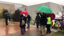 Manosque : les infirmiers manifestent face 