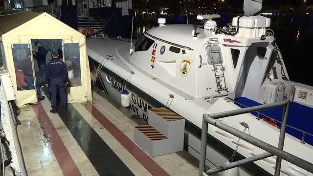 Yunan güvenlik güçlerinin düzensiz göçmen teknesi ne ateş açtığı iddia edildi