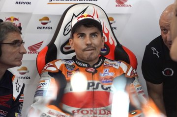 Día negro para el motociclismo, Lorenzo se retira