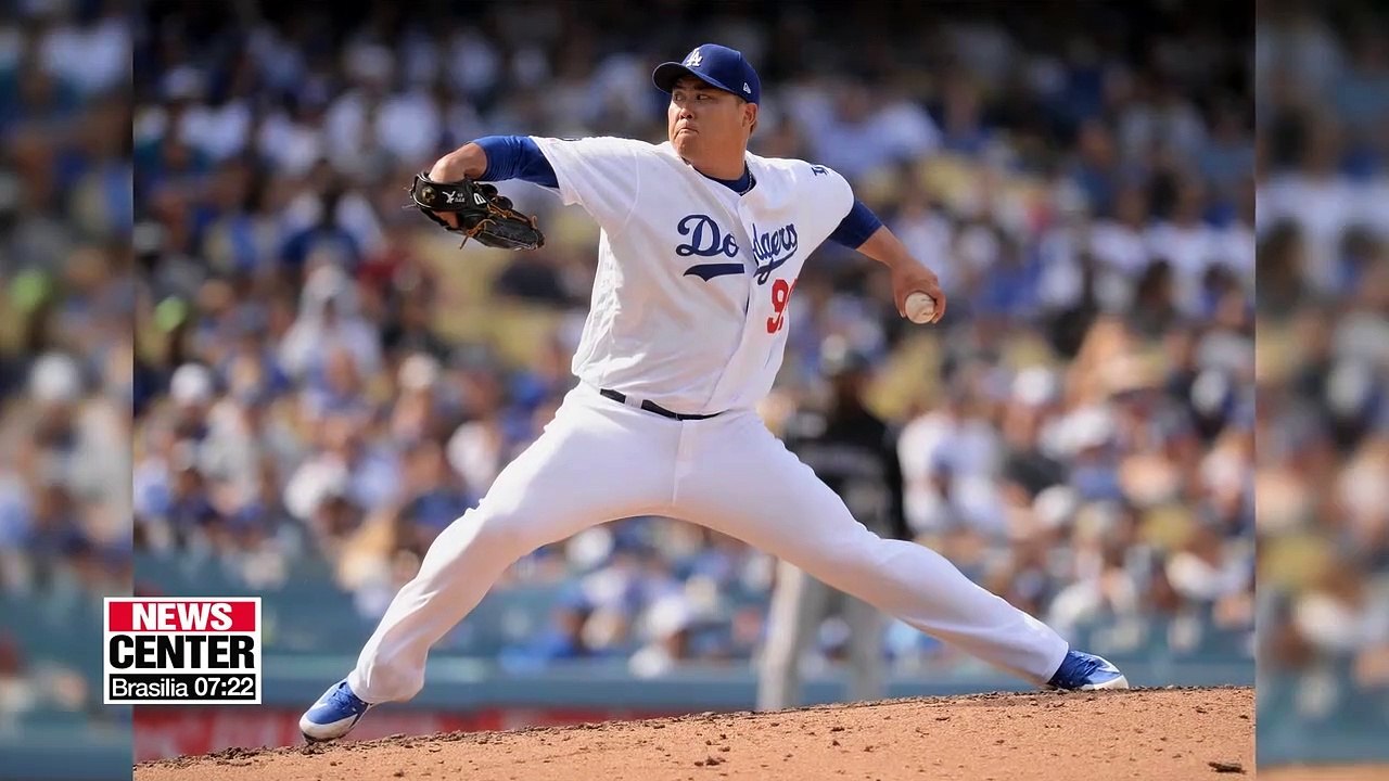 Ryu Hyun-jin returns home after coming 2nd in National League Cy Young Award voting