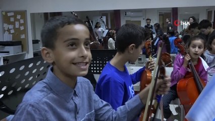 Barışın sesini müzikle duyuruyorlar