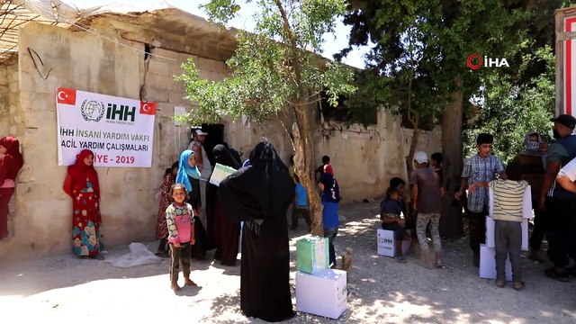 - İhtiyaç sahibi ailelere gıda yardımı