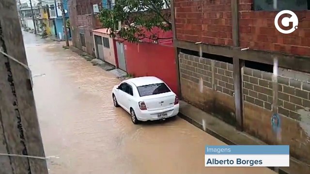 Chuva causa alagamentos em Marataízes
