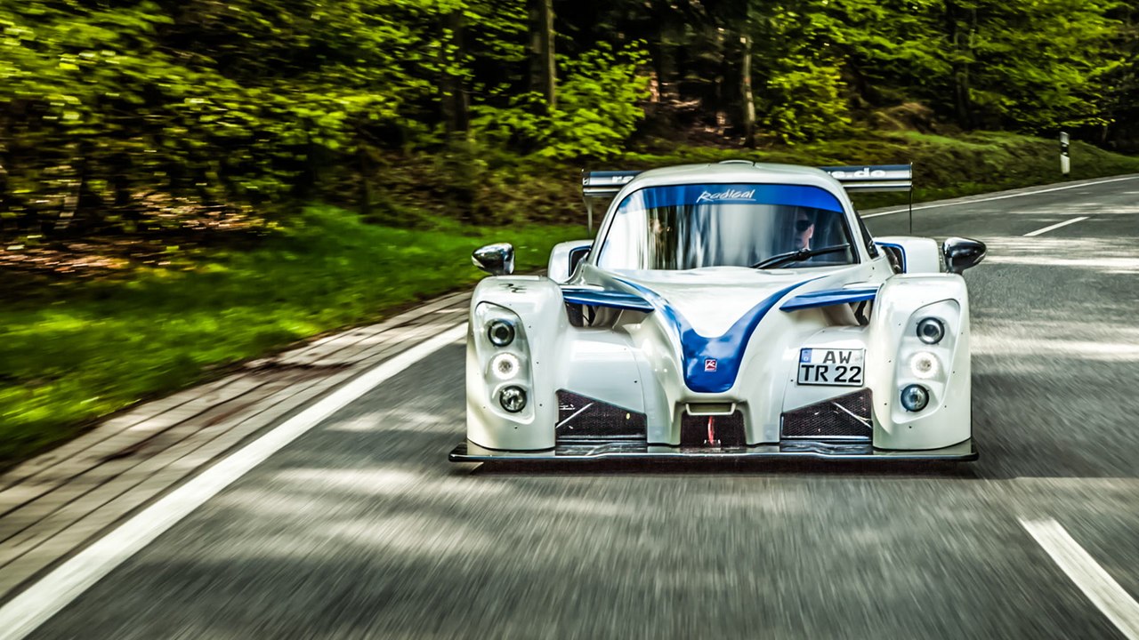 Radical RXC Turbo: Voiture de course légale sur route