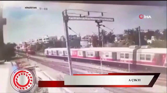 Hindistan'daki tren kazasının çarpışma görüntüleri ortaya çıktı