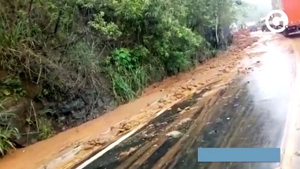 BR 262 é parcialmente liberada após deslizamento de terra