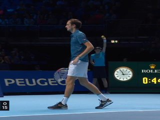 تنس: البطولة الختامية: نادال يهزم ميدفيديف 6-7 6-3 7-6