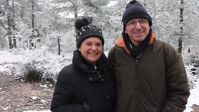 La nieve sorprende a los turistas en la Ciudad Encantada (Cuenca)