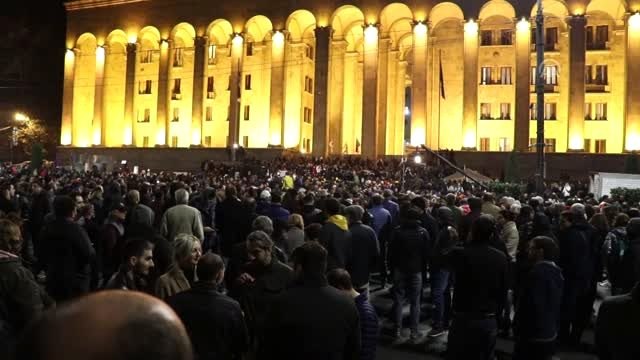 Gürcistan'da muhalefetten geçici hükümet ve erken seçim çağrısı