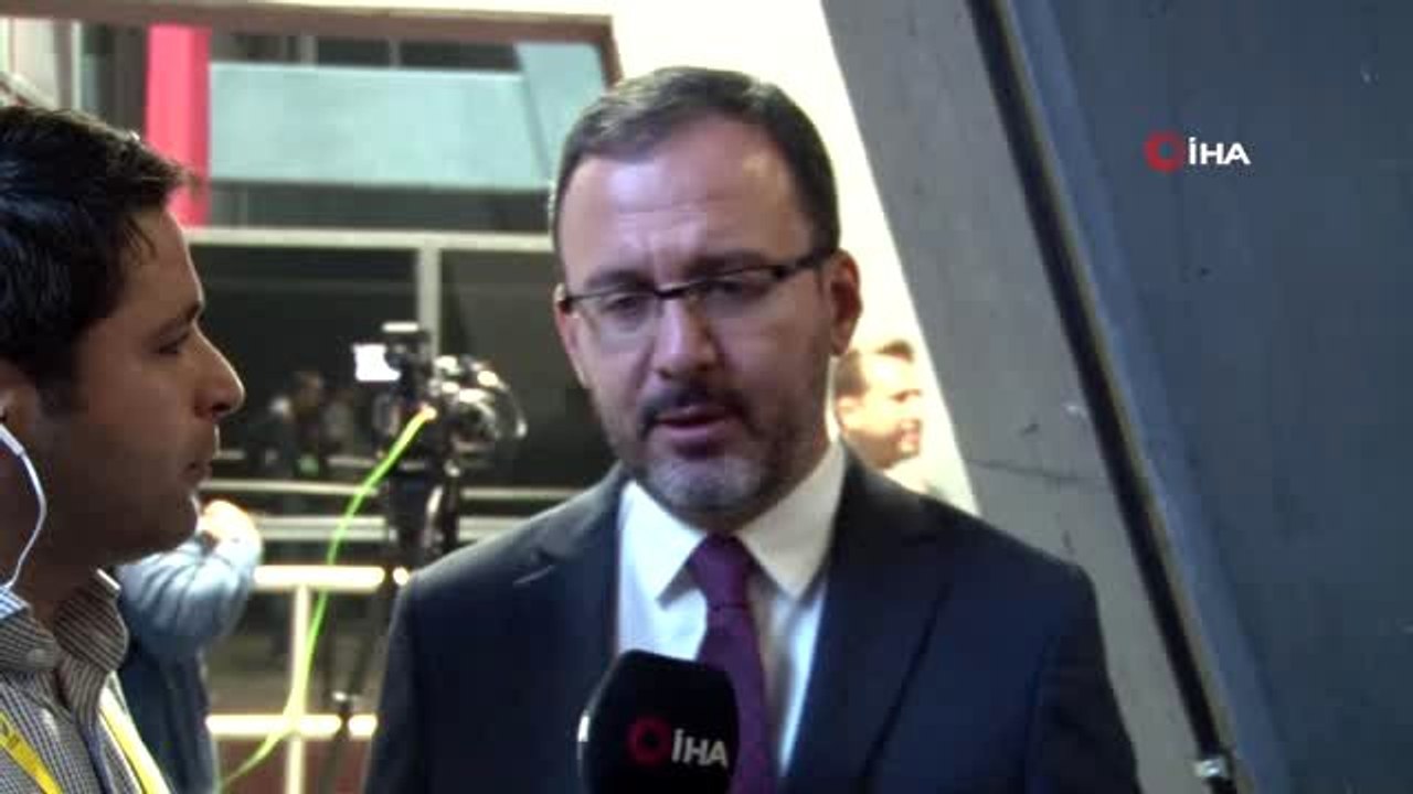 (Özel haber) Bakan Kasapoğlu: "Oyuncularımızı, hocamızı ve federasyonumuzu tebrik ediyorum"