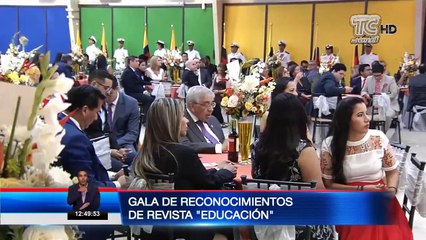 Gala de reconocimiento a personajes de la docencia e instituciones