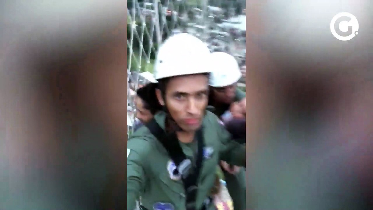 Bombeiros resgatam crianças e adultos em Cariacica