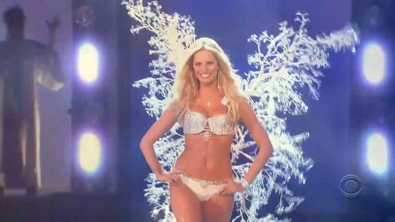Victorias Secret Fashion Show 2006 (08) -  1080p