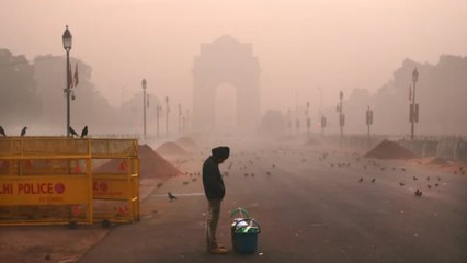 தலைநகர் டெல்லியில் மிக அபாய கட்ட அளவில் காற்று மாசு,,, 489 ஏகிஐ ஆக உள்ளதால் எச்சரிக்கை