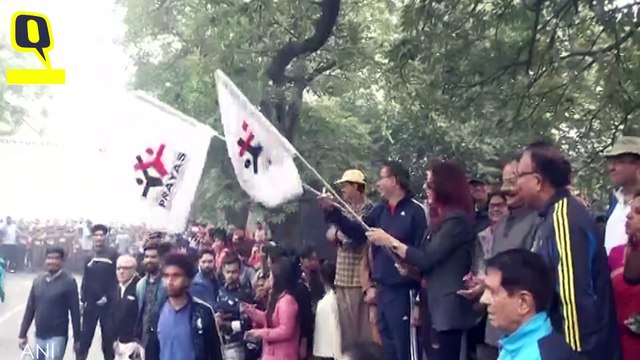 Schools Closed, But Kids Run Despite Smog? Twitter Calls Out Irony