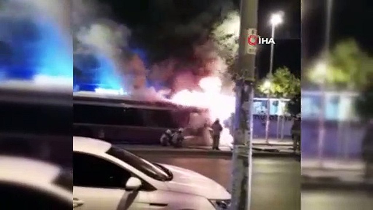 Esenyurt’ta otobüs alev alev böyle yandı
