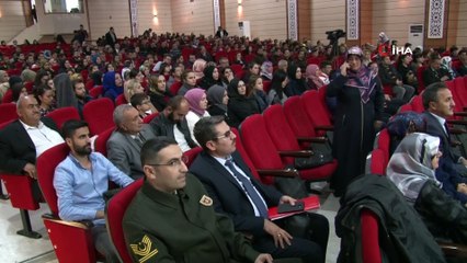 Özel öğrenciler hem güldürdü, hem de duygulandırdı