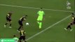 Vídeo viral: Este árbitro acude al VAR para ver una jugada dudosa y le muestran una insólita imagen ajena al partido