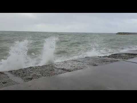 Moti i keq/ Probleme dhe vonesa me nisjen e tragetëve në Durrës