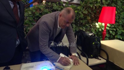 Mustafa Nano sjell “Si e kam njohur”