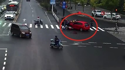 - Saniyeler İçinde Aracın Altından Çıkardılar