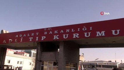 Bakırköy'de ölü bulunan 1'i çocuk 3 kişinin cesetleri Adli Tıp Kurumu'ndan alındı