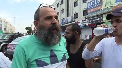 المتظاهرون يحتجون على ترشيح وزير سابق لرئاسة الحكومة في لبنان