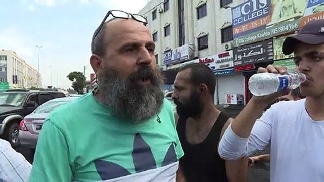 المتظاهرون يحتجون على ترشيح وزير سابق لرئاسة الحكومة في لبنان