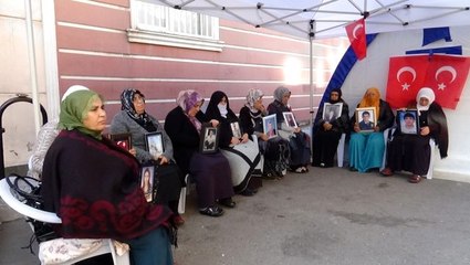 HDP önündeki ailelerin evlat nöbeti 74'üncü günde