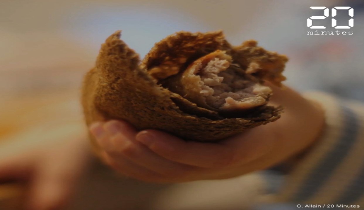 «Plein les doigts»: La galette saucisse, le must de la gastronomie rennaise