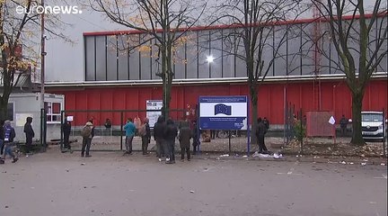 Túlterheltség miatt lezártak két bihácsi menekülttábort