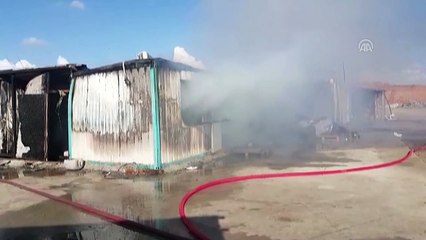 Şantiyedeki 4 konteyner yangında kullanılamaz hale geldi - TEKİRDAĞ