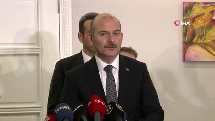 Bakan Soylu: "Ara bölgede kalan bir ABD'li uçakla ABD'ye sınır dışı edildi"
