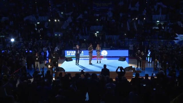 Bologna - Matteo Salvini lancia la campagna elettorale: “Prima liberiamo Bologna e poi Firenze”