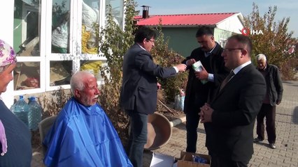 Yaşlılara evde tıraş hizmeti