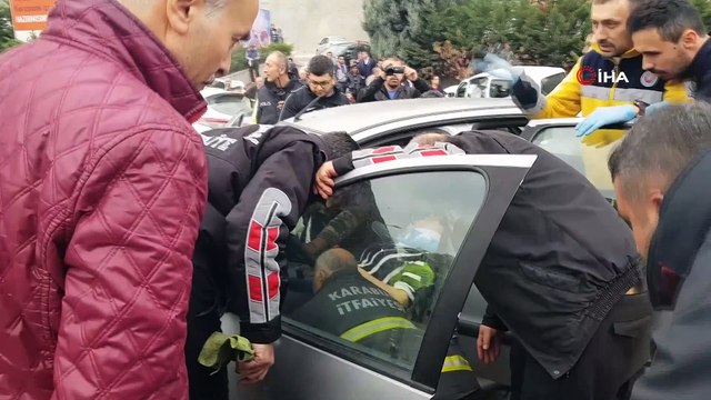 Karşı şeride geçen otomobil hafif ticari araçla böyle çarpıştı: 3 yaralı