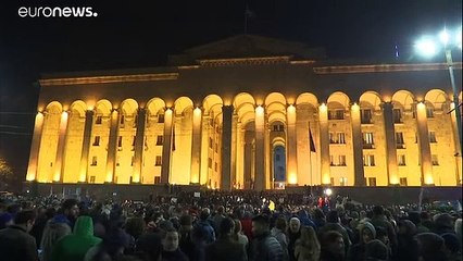 Διαδηλώσεις έξω από το κοινοβούλιο της Γεωργίας