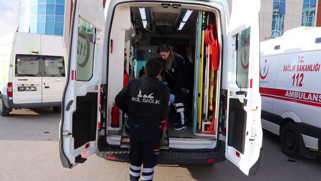 17 ortaokul öğrencisi ile 1 öğretmen gıda zehirlenmesi şüphesiyle hastaneye kaldırıldı - SİVAS