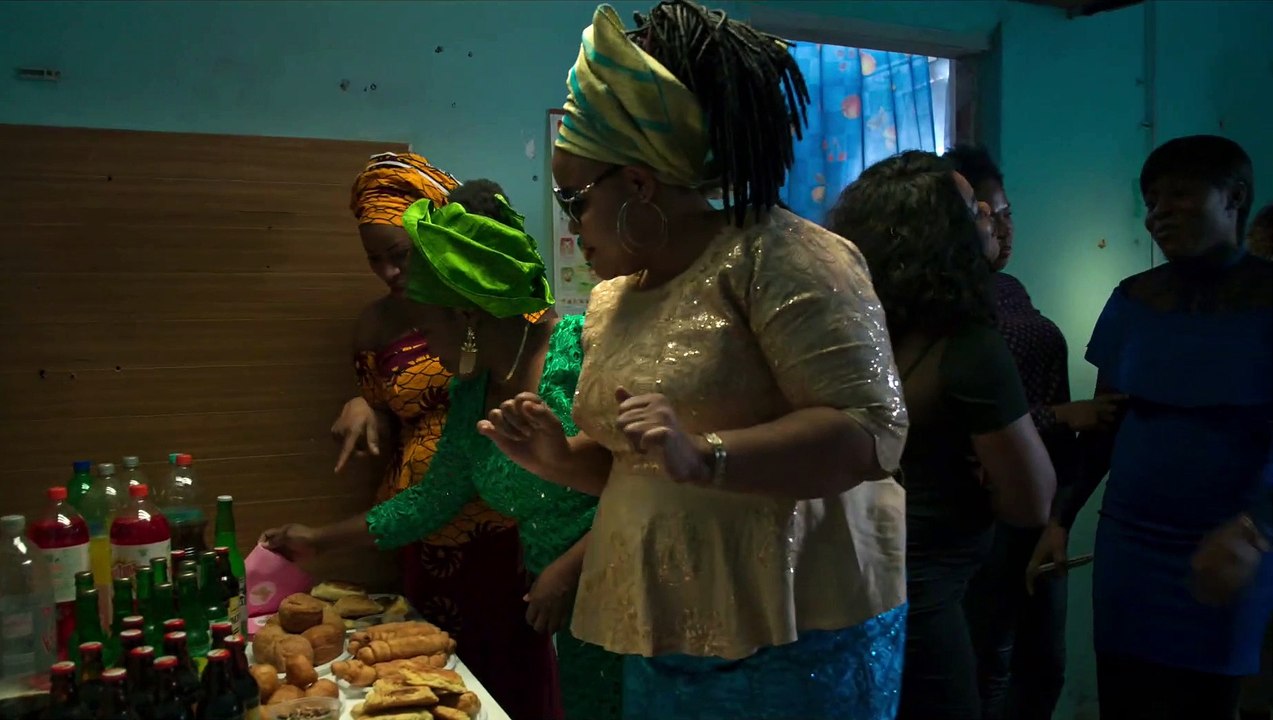 'Joy' ohne und mit Untertiteln