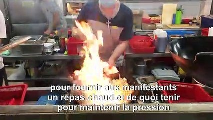 Hong Kong: les étudiants aux fourneaux de la cantine universitaire (2)