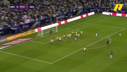 فرصة أخرى للأرجنتين.. لوتارو أضاعها بعد تسديدة فوق العارضة