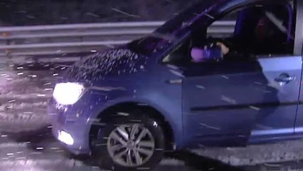 La AP66 cortada de forma intermitente por culpa de la intensa nevada