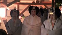 El emperador de Japón participa en un polémico ritual religioso