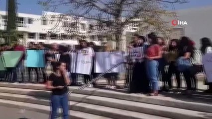 - İsrail'in okul saldırılarına karşı Filistinli öğrencilerden protesto