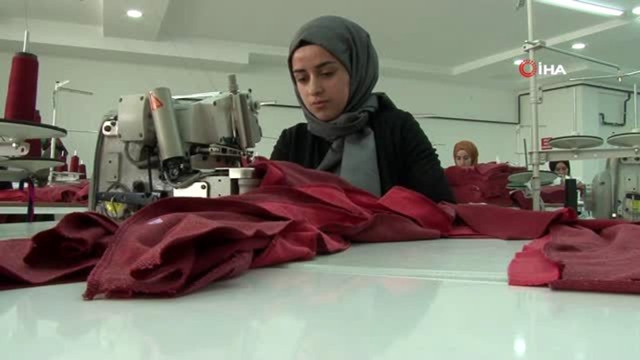 İlçede kurulan tekstil atölyesi kadınlara iş kapısı oldu