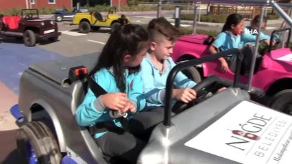 Öğrenciler trafik eğitimini Niğde Belediyesi trafik pistinde öğreniyorlar