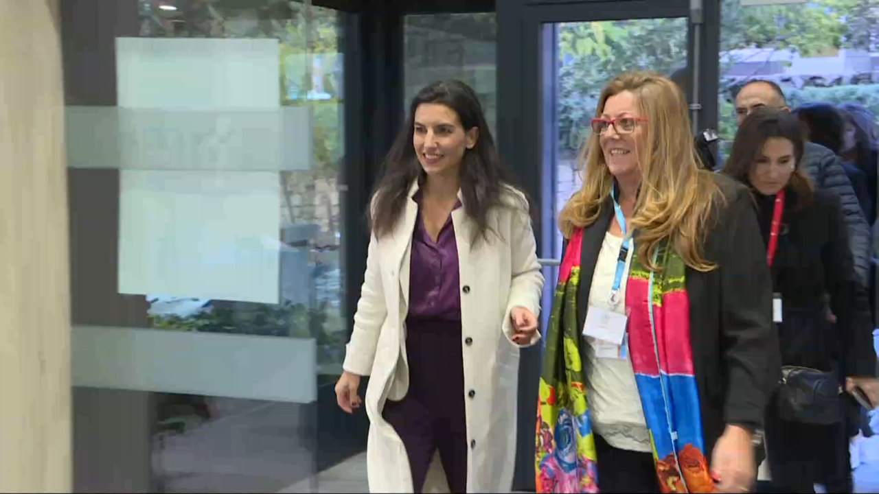 Monasterio llega a debate sobre la libertad de educación