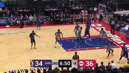 What a dunk by Donta Hall!