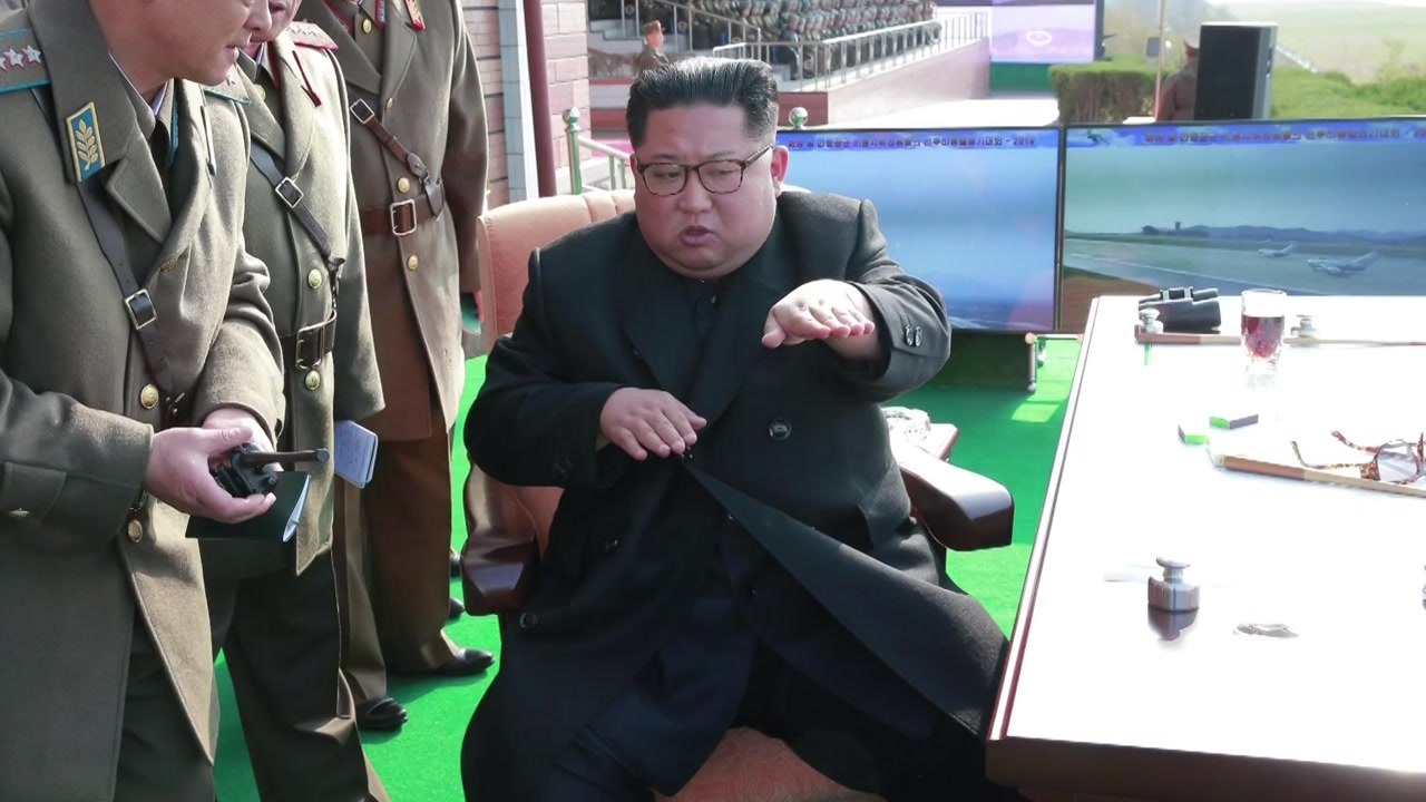 김정은, 전투비행술 경기대회 참관...2년 만에 참관 보도 / YTN